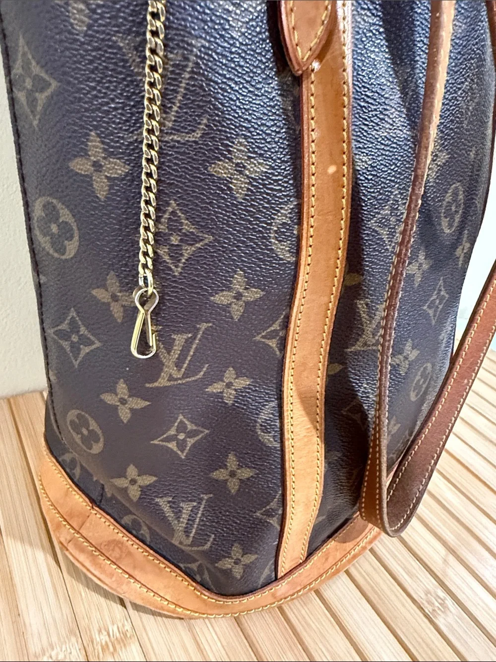 Authentic Louis Vuitton Monogram Bucket GM Louis Vuitton shoulder bag